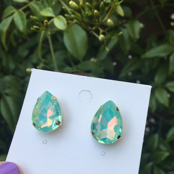 Pastel Peridot-Green Opal Pear Crystal Earrings - Picture 8 of 8